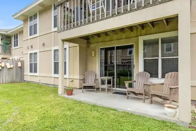 Image de Charming Condo with Access to Fishing Dock and Block Away from Beach
