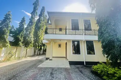 Image de A lovely 3 Bedroom Vacation home with free parking