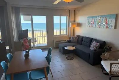 Image de Dolphin Beach condo with indoor pool, ocean views, steps to the beach