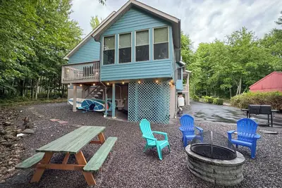 Image de Lakeside Winter Poconos Retreat - 3 Br, Water Views, & Winter Activities