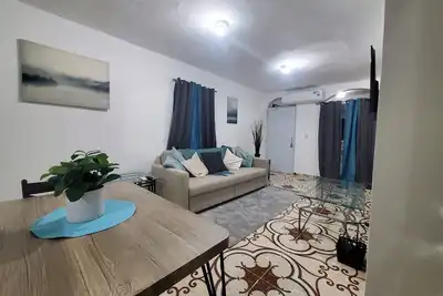 Image de Romantic Oasis 2br| 2ba| A/C| Hot Water!