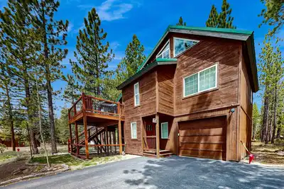 Image de Lodge-Inspired Home Near 5-Star Tahoe Donner Facilities & Ski Resorts