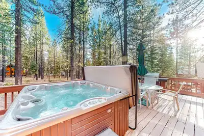 Image de The Bears Lair House with Private Hot Tub & Tahoe Donner Passes