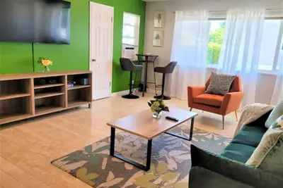 Image de Your Oasis Awaits - Downtown Pa Near Stanford 2 bd #657