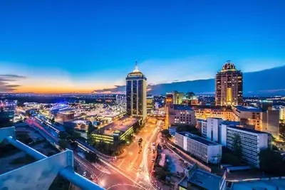 Modern and luxurious Studio 213- Sandton Skye