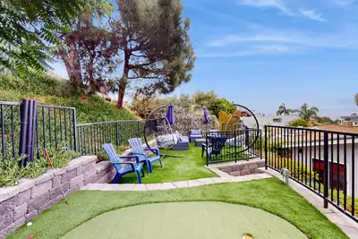 Image de Coastal Cabana - Bird Rock retreat with hot tub, firepit & ocean-view terrace