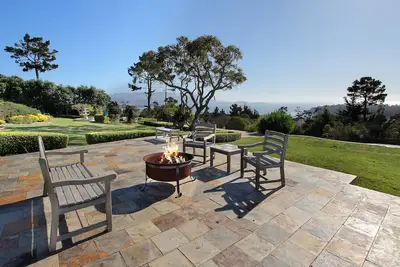 Image de Palatial all-suite Pebble Beach estate with ocean views on 1 acre