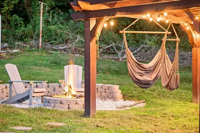 Image de Rustic Mountain Home w Theater Room & Fire Pit, Minutes to Svu, W&L, & Vmi