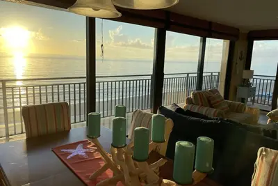 Image de Corner Oceanfront Penthouse Spectacular Views