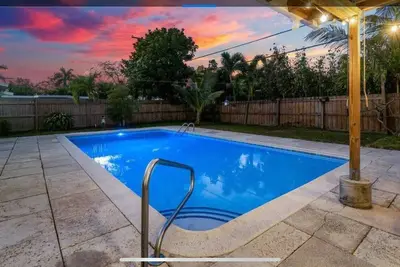 Image de Newly Renovated Beach Vaca Home 4br with  Large Pool!