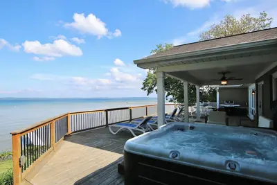 Image de Hot Tub & West Bay Waterfront Sunrises - All Decked Out