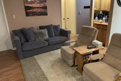 Image de Comfy ski and mountain bike condo walking distance to lift!