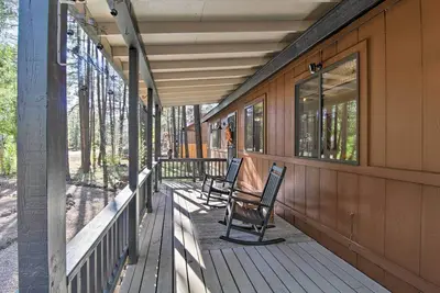 Fireplace, Deck & Grill: Pinetop Cabin Rental!
