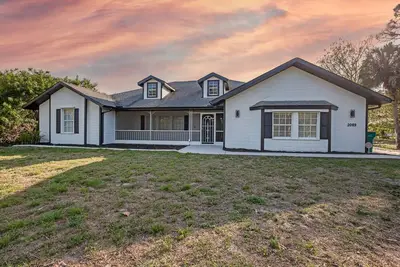 Image de Port Charlotte Waterfront w/Dock 4br sleeps 12