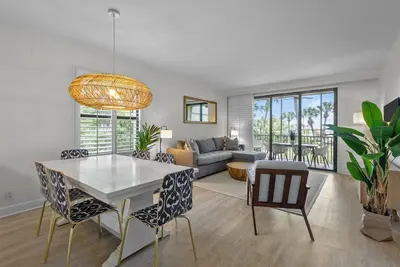 Image de Beach Front, South Seas Beach Villa 2111
