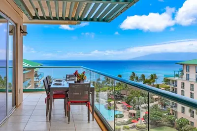 Maui Resort Rentals: Honua Kai - 3 Total Bedrooms, 8th Floor \"Penthouse\" Ocean And West Maui Mountain Views, Deluxe Corner Floor Plan!