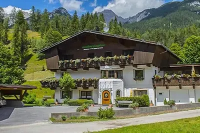 Image de Appartement W7 Haus Ganghofer avec vue sur les montagnes, balcon et Wi-Fi.