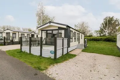 Image de Number 10, pet friendly, country holiday cottage, with pool in Warton