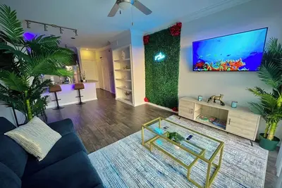 Image de Tropical Breeze🌴 - 2br\/Nrg\/Medical Center\/Galleria