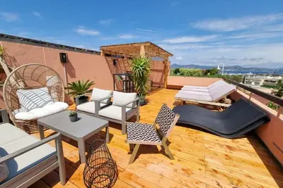 Image de superbe appartement avec  toit terrasse vue mer pour 4 pers