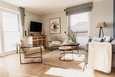 Image de Cozy vacation apartment with 2 bedrooms and partial sea view