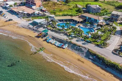 Image de Appartement de la villa Mirage Arillas avec vue sur la mer, piscine partagée et Wi-Fi.