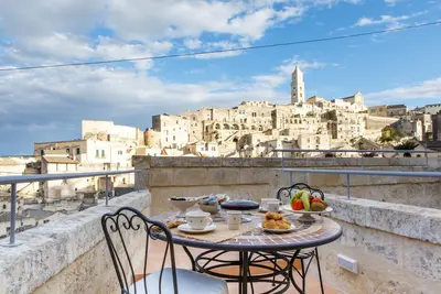 Image de Suite in Cave with Terrace and View on the Sassi di Matera