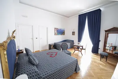 Image de Rooms with sea view a stone's throw from heart of Naples!
