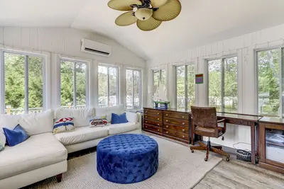 Image de Modern Beach house-5 minutes from the beach!