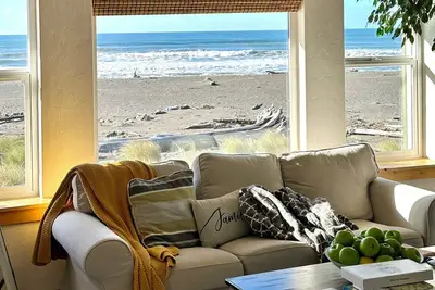 Image de Ocean Front 3 Bedroom House with Amazing Sunsets!