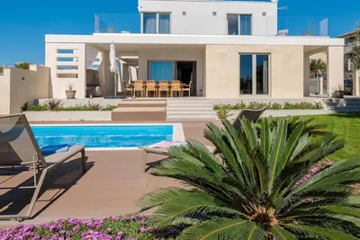 Image de Maison de vacances Primosten pour 1 - 8 personnes avec 4 chambres à coucher - Maison de vacances