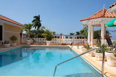 Image de Chateau Gloria Luxury Villa, 7 Spacious Ensuite Rooms, Private Pool/Garden