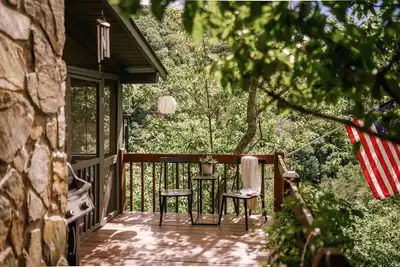 Image de A luxe family-friendly escape with mountain views!