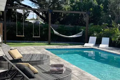 Image de The Wisteria Oasis With heated pool and hot tub