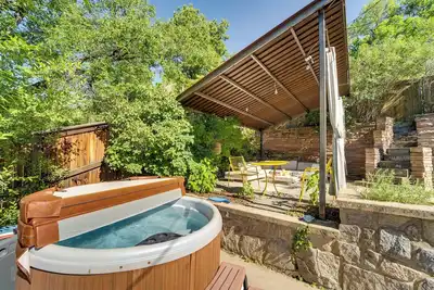 Image de Scenic Boulder Home w/ Hot Tub & Mountain Views!