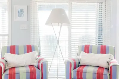 Image de Beautiful beach view and only steps away from the beach access!
