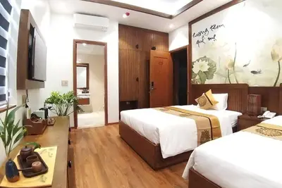 Image de Samatha Hotel, Ha long is 16 minutes walk from the beach.