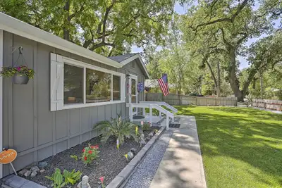 Image de Redding Retreat w\/ Peaceful Backyard & Patio