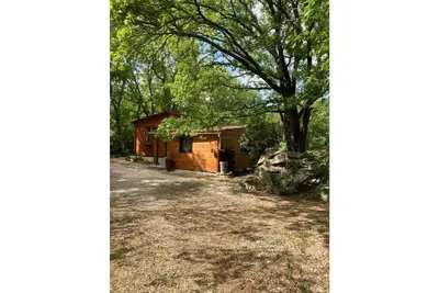 Image de Chalet du petit bois, au calme, rivière a proximité, centre ville a cinq minutes