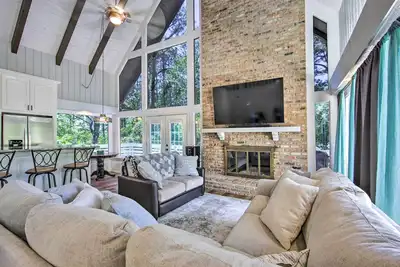Image de Brookeland Resort Cabin w/ Golf + Lake Access