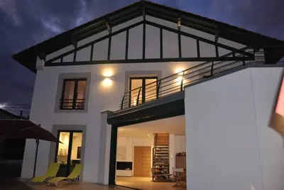 Image de house near the Basque coast