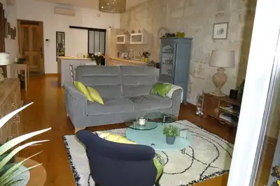 Image de Appartement situé au cœur de la cité historique, 50m de la Place aux Herbes