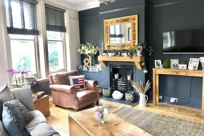 Image de Two bedroom loft style apartment in leafy suburb