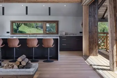 Image de Luxury rennovated farmhouse with stunning views and hottub