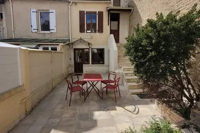Image de Maison de pĂŞcheur charmante et atypique en pierre, 150 m de la mer