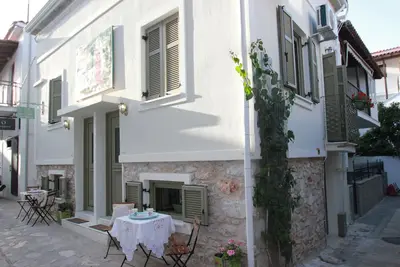 Image de orpheus and eyrydice boutique apartments - orpheus with balcony
