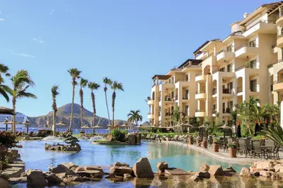 Image de Located on the pristine medano beach