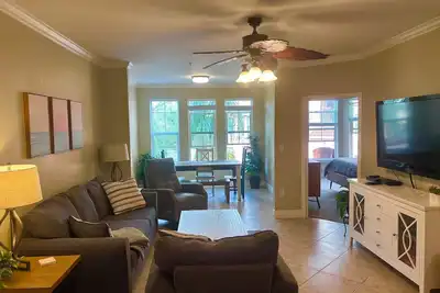 Image de Condo on Tampa Bay, minutes from many beaches.