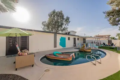 New|Turquoise Palm| Pool House| Heated Pool| Bbq|