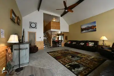 Image de Grizzly Den, Large Cabin, 22 Miles to Yellowstone